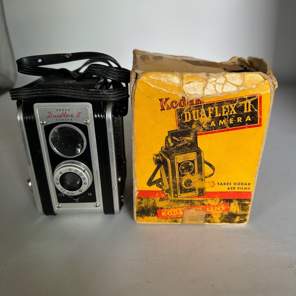 Vintage Kodak Duaflex II Camera with Kodar f/8 72mm Lens and Original Box
